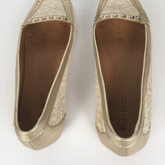 Beige lace trimmed in gold flat from Brazil size10 - Picture 6 of 8